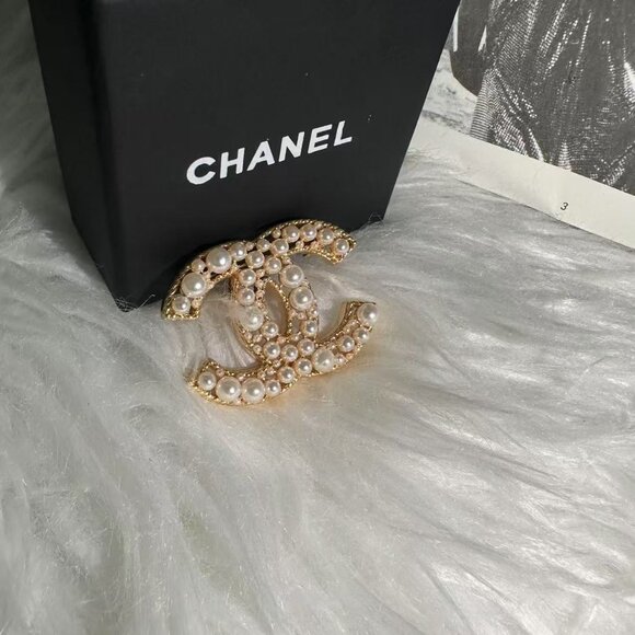 Chanel Gold Earrings - Picture 4 of 6